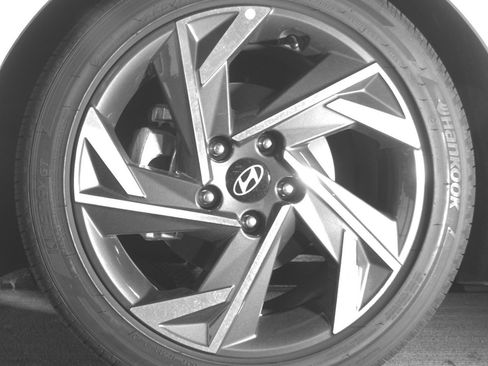 Used 2025 Hyundai Elantra SEL image 12