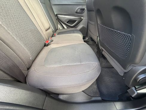 Used 2021 Chevrolet Trax LS w/ Tint and Cruise Package image 27