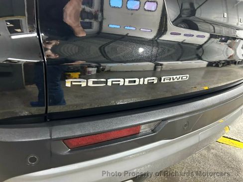 Used 2025 GMC Acadia Elevation w/ Elevation Premium Package image 13