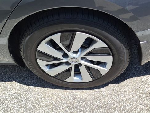 Used 2021 Nissan Altima 2.5 S w/ Driver Assist Package FWD image 9