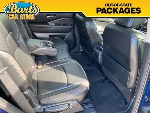 Used 2022 Nissan Pathfinder SL AWD/4WD image 12