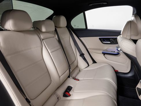 Used 2022 Mercedes-Benz C 300 4MATIC Sedan image 23