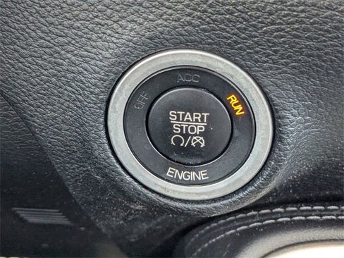 Used 2016 Dodge Challenger R/T image 7