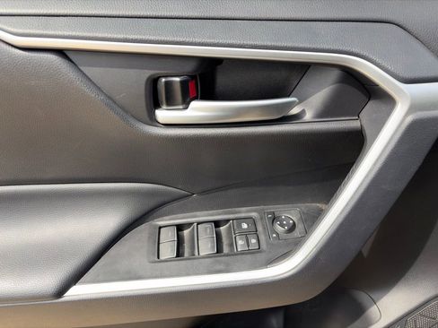 Used 2025 Toyota RAV4 XLE image 16