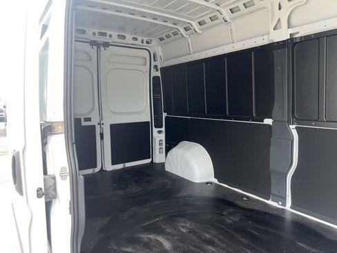 Used 2025 RAM ProMaster 2500 w/ Safety Group image 4