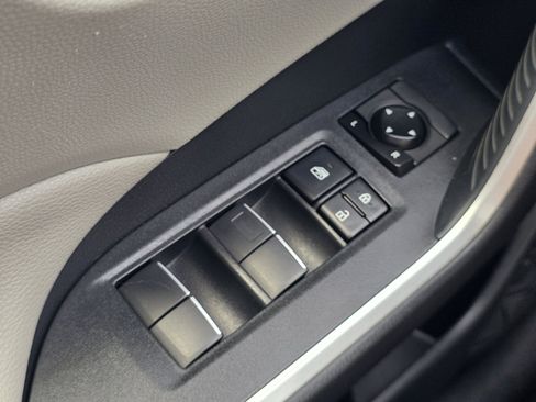 Used 2019 Toyota RAV4 XLE Premium w/ Carpet Mat Package FWD image 23