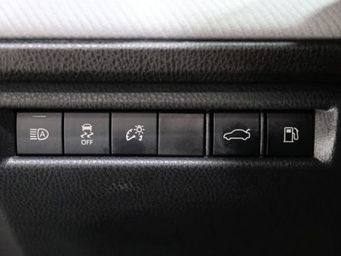 Used 2025 Toyota Camry SE FWD image 21