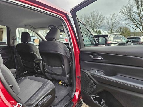 Used 2023 Jeep Grand Cherokee L Laredo image 14