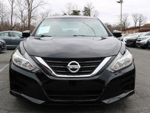 Used 2017 Nissan Altima 2.5 S w/ Power Driver Seat Package FWD image 2