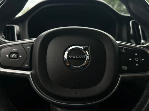 Used 2019 Volvo XC60 T6 Momentum w/ Multimedia Package AWD/4WD image 29