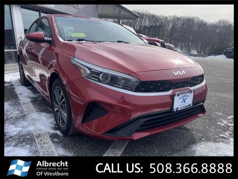 Used 2023 Kia Forte LXS image 7