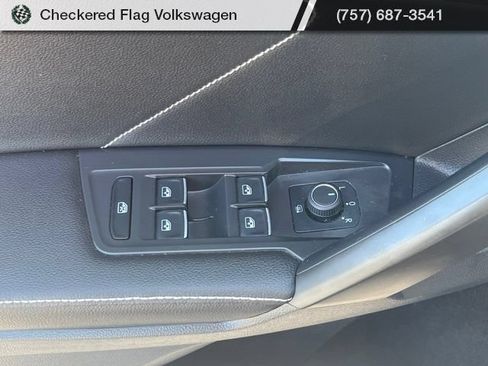 Used 2022 Volkswagen Tiguan SE R-Line FWD image 15