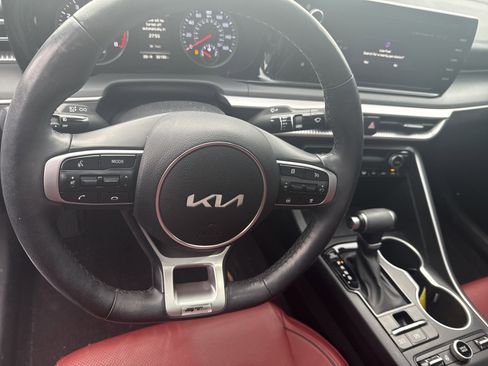Used 2023 Kia K5 GT-Line image 11