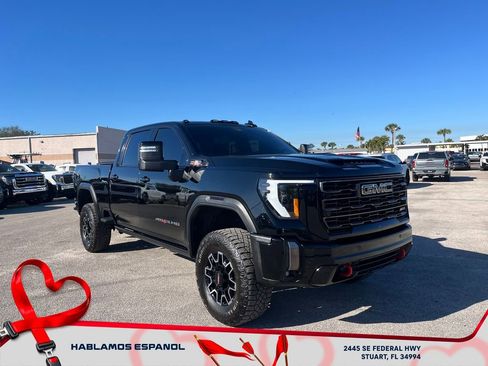 Used 2024 GMC Sierra 2500 AT4X image 2