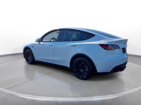 Used 2021 Tesla Model Y Long Range AWD/4WD image 6