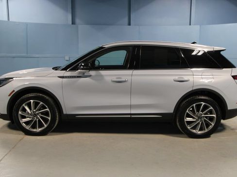 Used 2025 Lincoln Corsair AWD w/ Equipment Group 101A image 26
