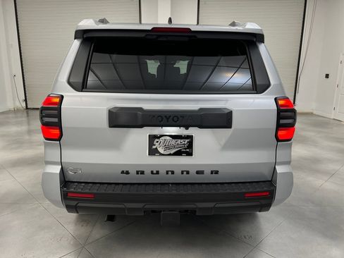 Used 2025 Toyota 4Runner SR5 AWD/4WD image 8