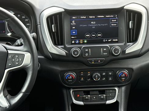 Used 2022 GMC Terrain SLT FWD image 28