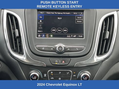 Used 2024 Chevrolet Equinox LT AWD/4WD image 3