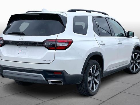 Used 2024 Honda Pilot Elite image 13
