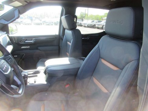 New 2026 GMC Sierra 1500 AT4 w/ AT4 Premium Package AWD/4WD image 13
