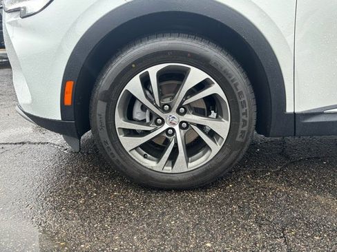 Certified 2023 Buick Envision Essence image 10