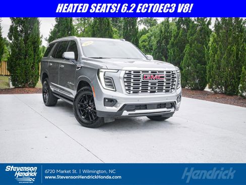 Used 2026 GMC Yukon Denali w/ Sun & Power Step Package AWD/4WD image 1