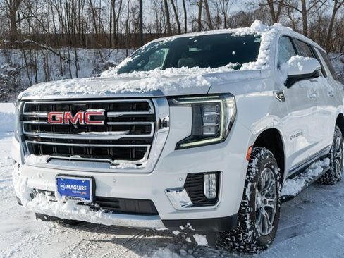 Used 2021 GMC Yukon SLT w/ SLT Premium Package image 2