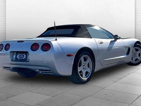 Used 1998 Chevrolet Corvette Convertible w/ Memory Pkg RWD image 10