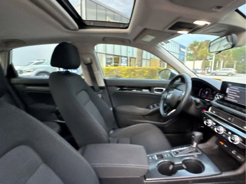 Used 2022 Honda Civic EX image 25