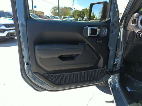 New 2026 Jeep Gladiator Sport AWD/4WD image 18