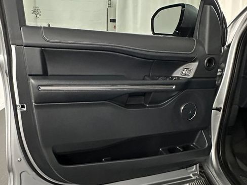 Used 2022 Ford Expedition XLT AWD/4WD image 8