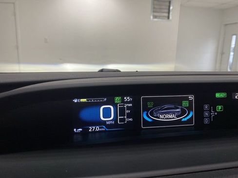 Used 2020 Toyota Prius Prime XLE image 31