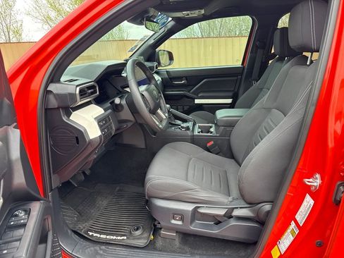 Used 2024 Toyota Tacoma TRD Off-Road image 11