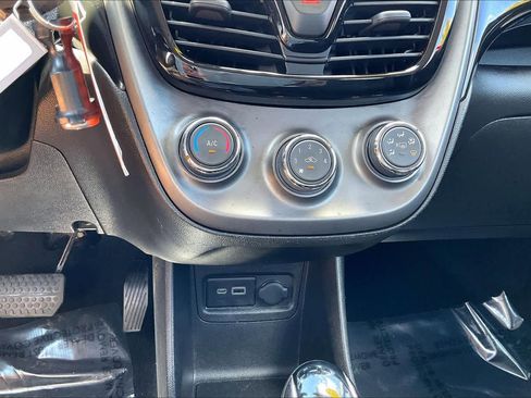 Used 2021 Chevrolet Spark LT FWD image 31