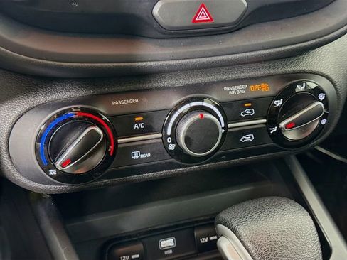 Used 2023 Kia Soul LX w/ LX Technology Package FWD image 15