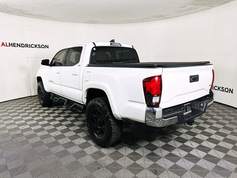 Used 2021 Toyota Tacoma TRD Off-Road image 5