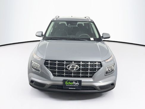 Used 2020 Hyundai Venue SEL FWD image 2