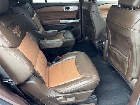 Used 2021 Ford Explorer King Ranch w/ Premium Technology Package image 42