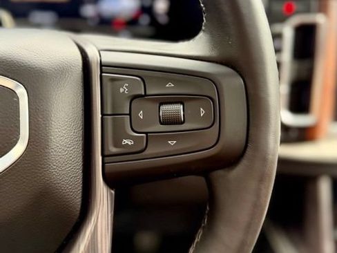 Used 2024 GMC Yukon XL Denali Ultimate AWD/4WD image 18