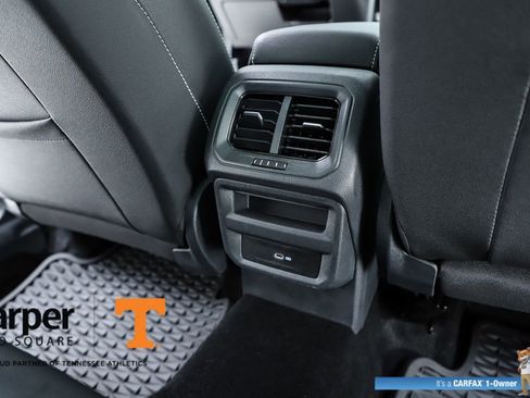 Used 2023 Volkswagen Taos SE w/ Panoramic Sunroof Package image 38