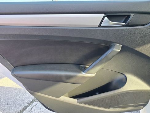 Used 2020 Volkswagen Passat 2.0T SE image 12