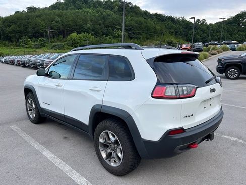 Used 2019 Jeep Cherokee Trailhawk AWD/4WD image 4