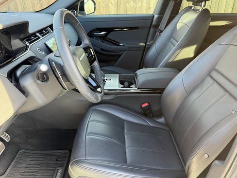 Certified 2026 Land Rover Range Rover Evoque Dynamic SE image 11