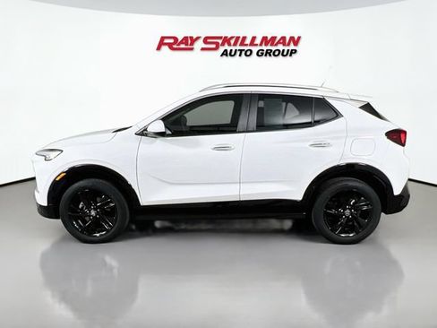 Used 2024 Buick Encore GX Sport Touring AWD/4WD image 4