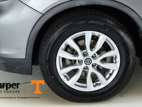 Used 2019 Nissan Rogue SV FWD image 5