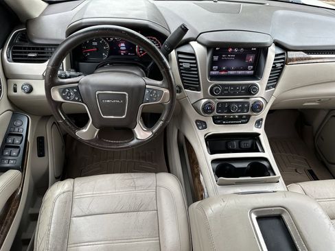 Used 2015 GMC Yukon Denali RWD image 16