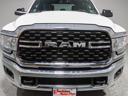 Used 2022 RAM 2500 Big Horn w/ Cold Weather Group AWD/4WD image 4