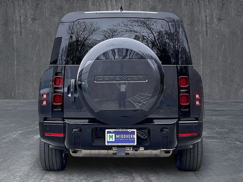 Used 2025 Land Rover Defender 130 X-Dynamic SE AWD/4WD image 5