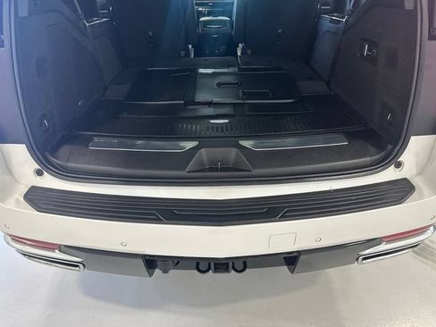 Certified 2022 Cadillac Escalade Premium Luxury w/ Performance Package AWD/4WD image 22
